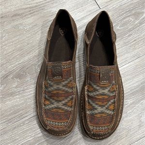 Mens ariat cruisers size 11.5 mens size. Great condition like new.